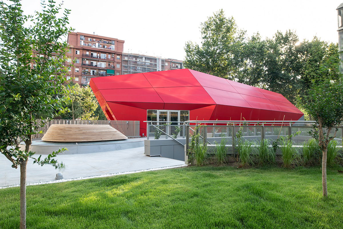 Gardens and Paddle Court