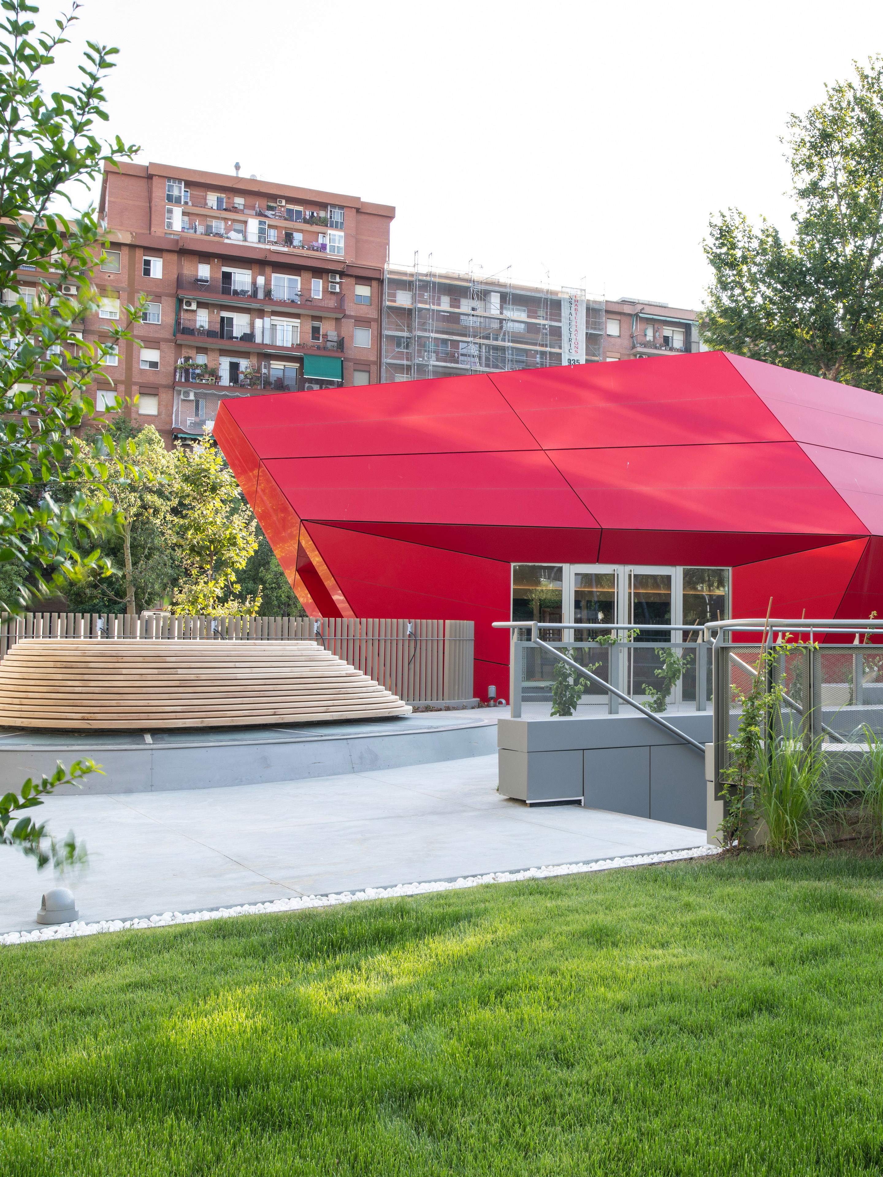 Gardens and Paddle Court